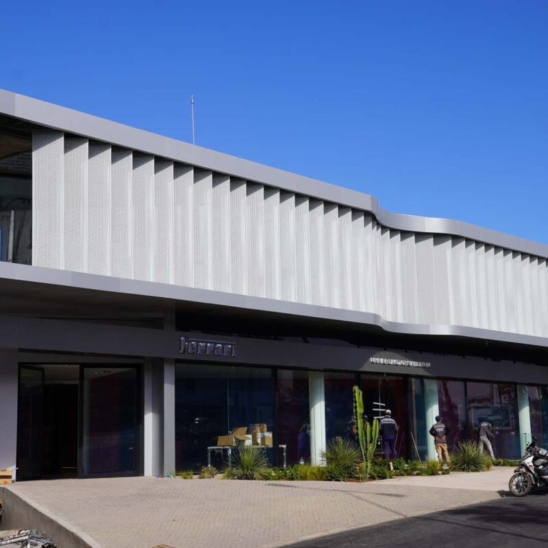 Siège Mutandis et showroom Ferrari